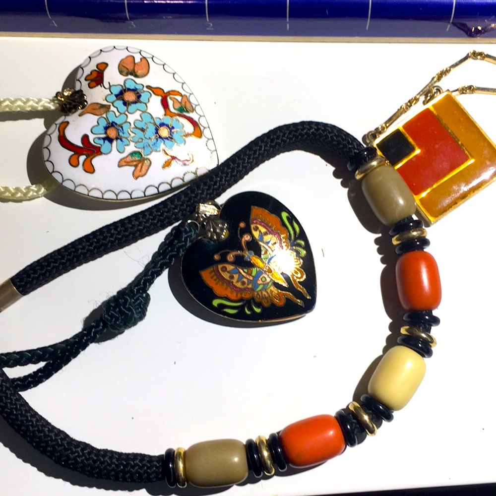 4 vintage necklaces costume jewelry ship discount